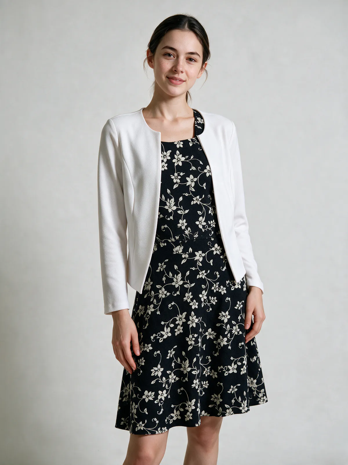 Conjunto Vestido Floral + Blazer Blanco