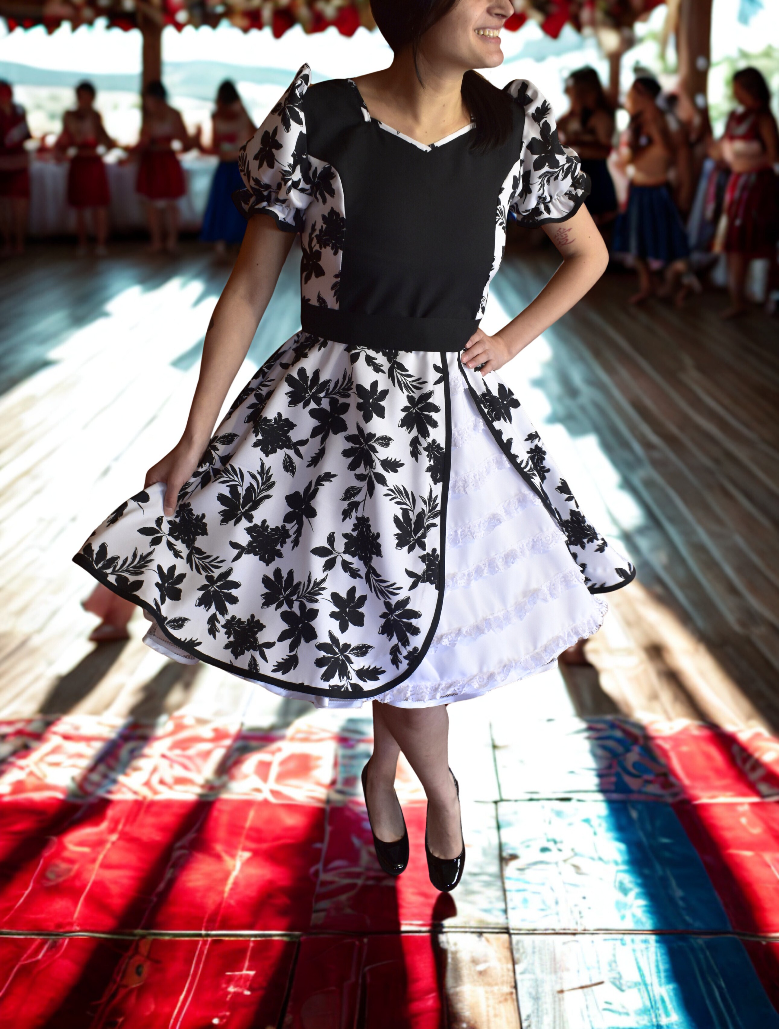Vestido de Huasa Negro Flores 2