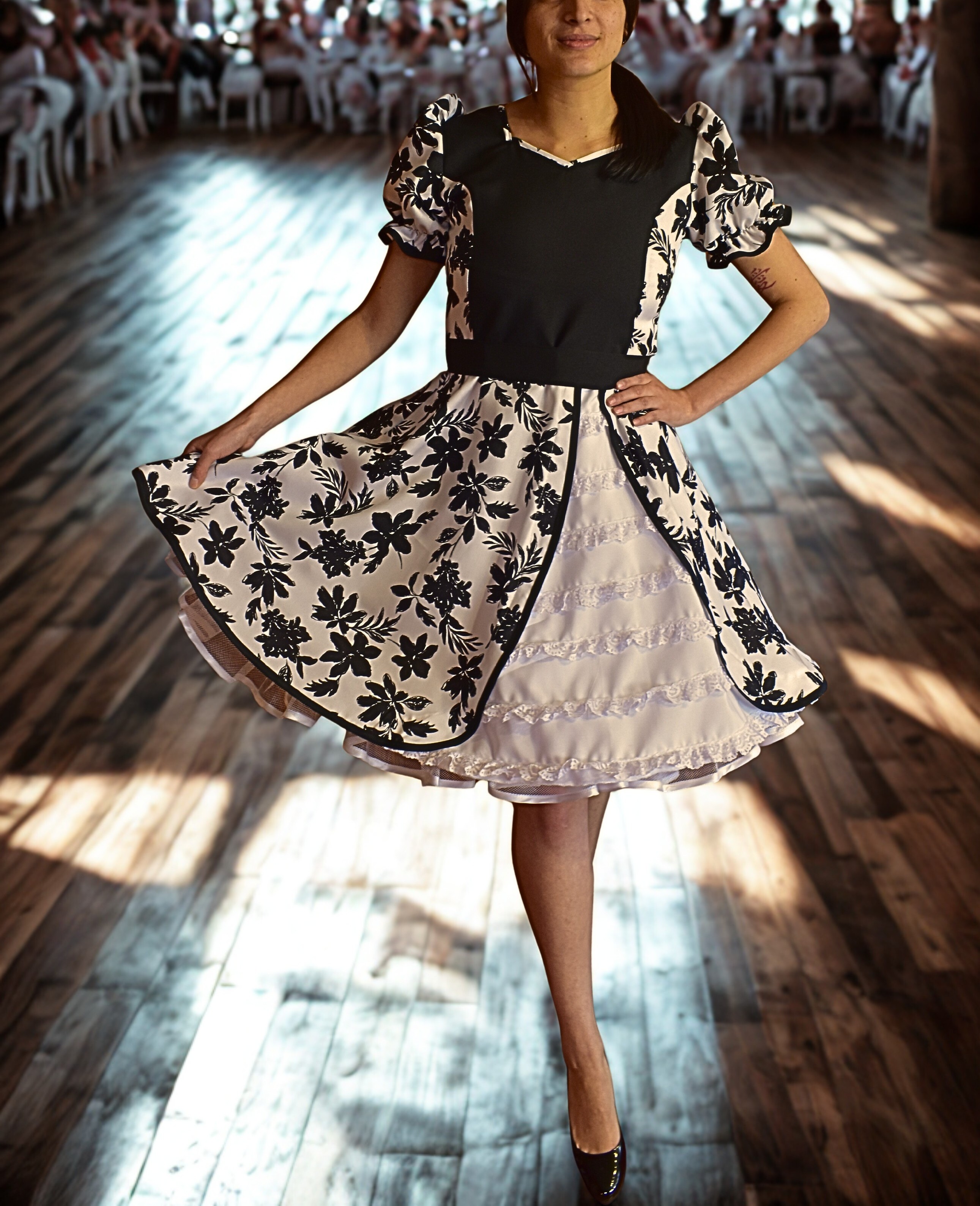 Vestido de Huasa Blanco y Negro 2