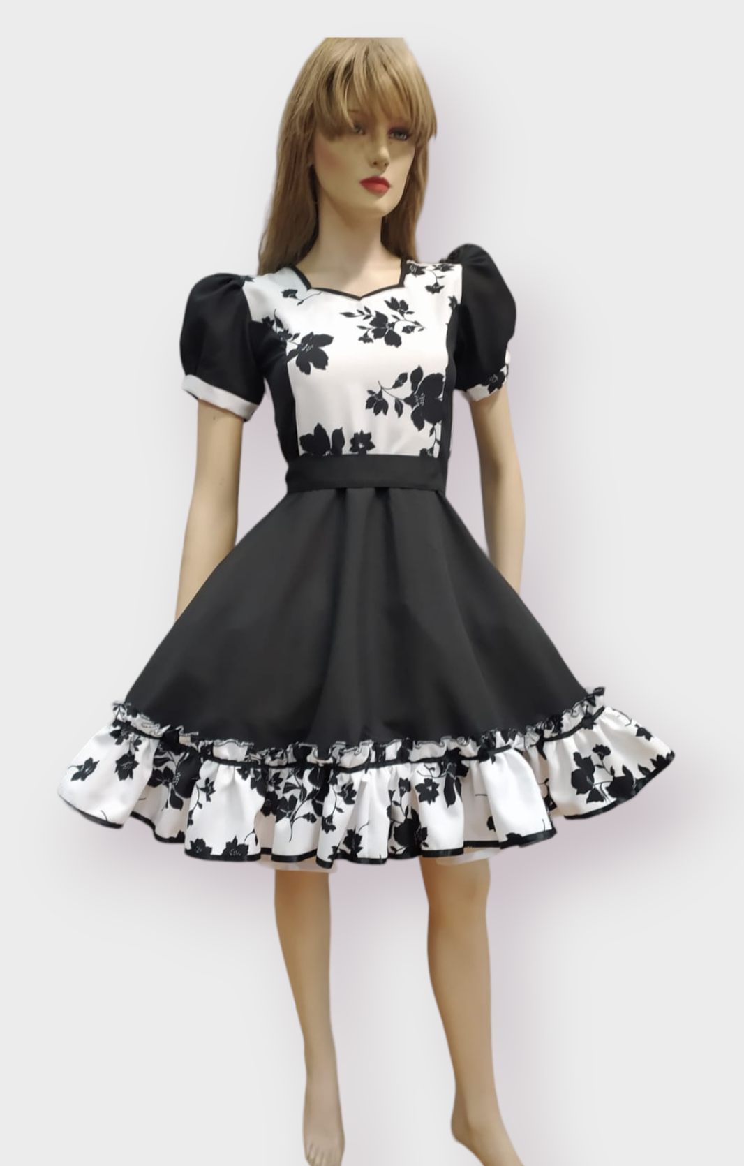 Vestido de Huasa Negro Flores