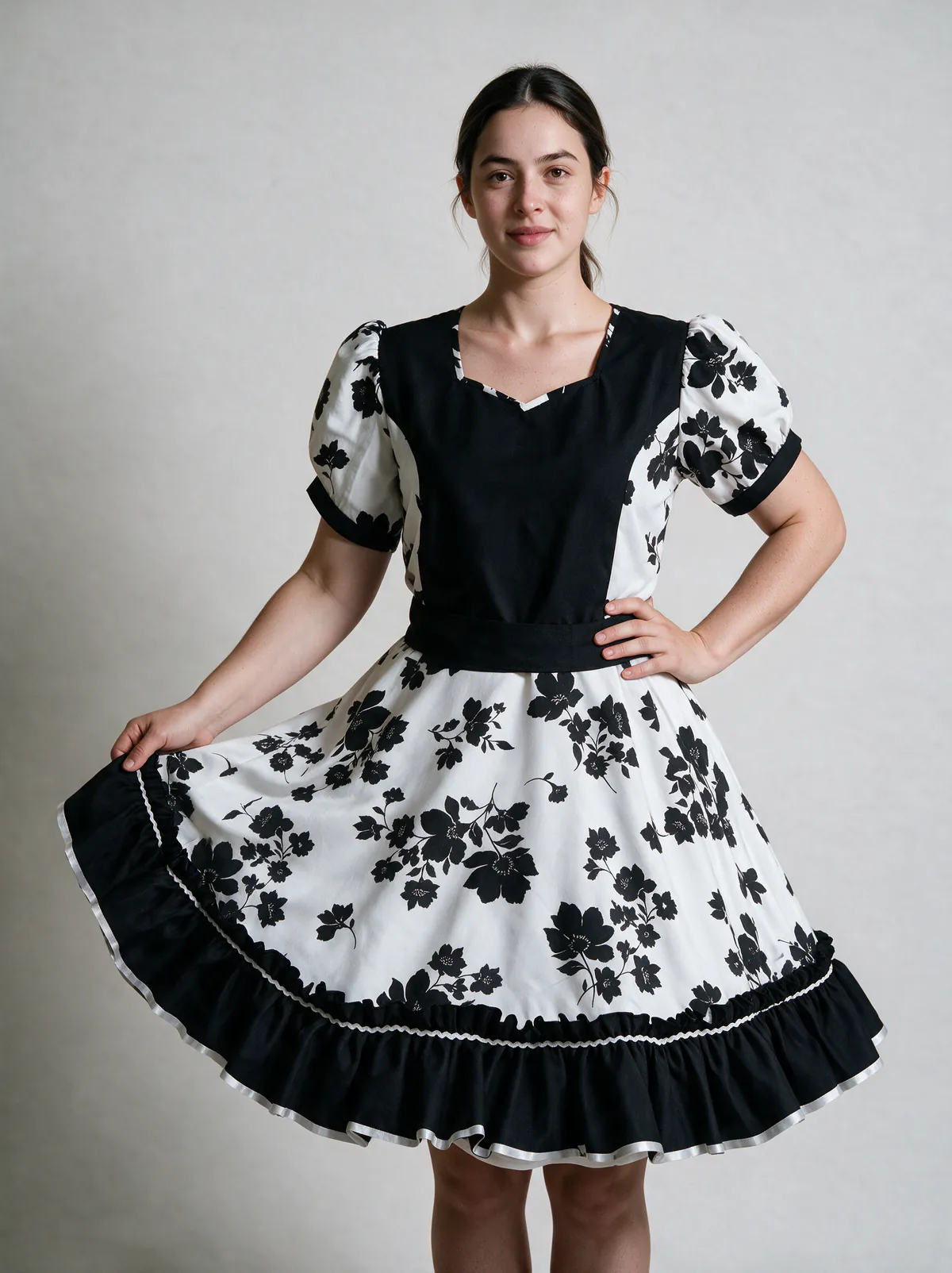Vestido Blanco y Negro Floral